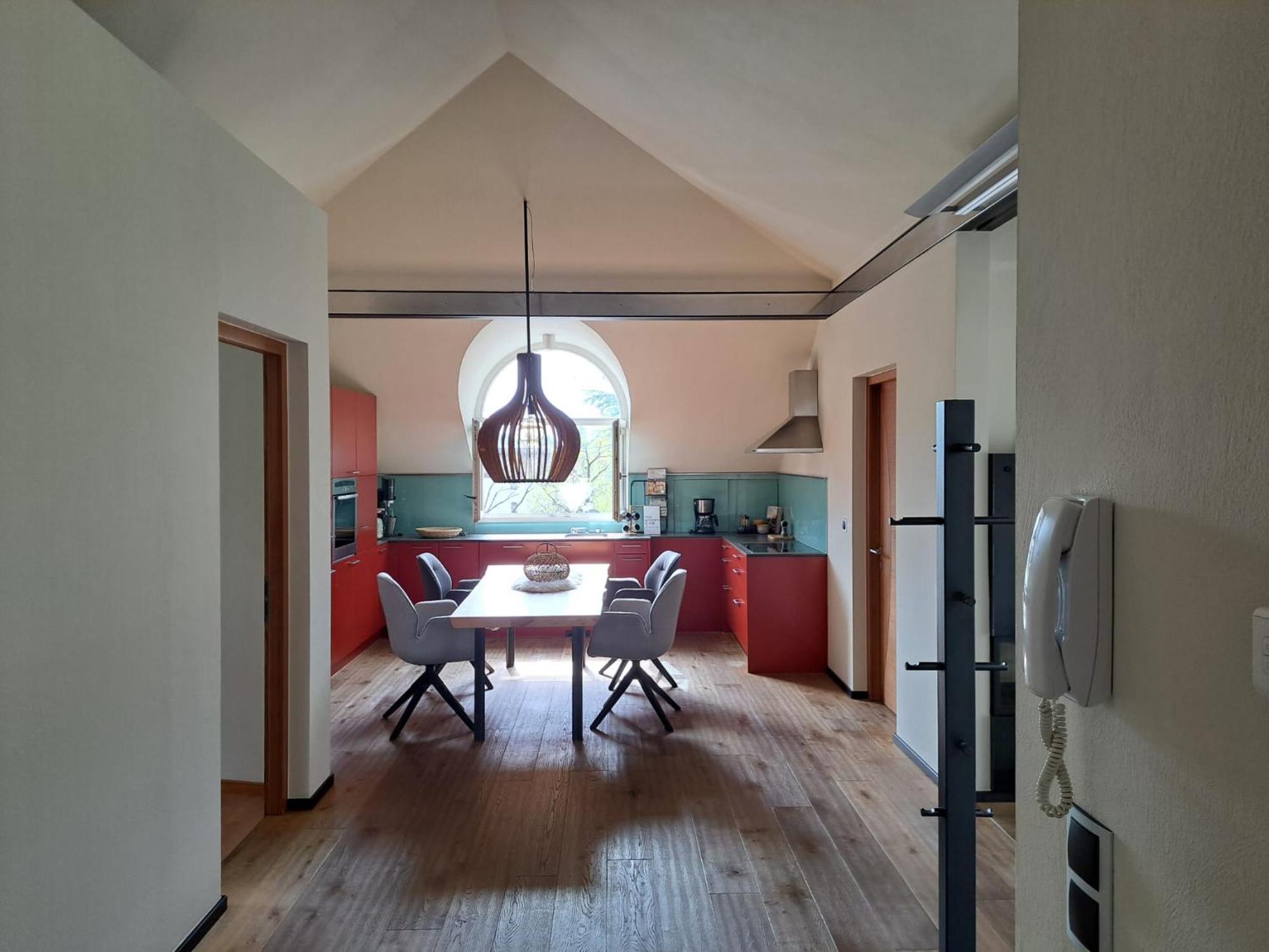 Apartment Mansarde Zeder In Privatvilla Im Zentrum Merans *