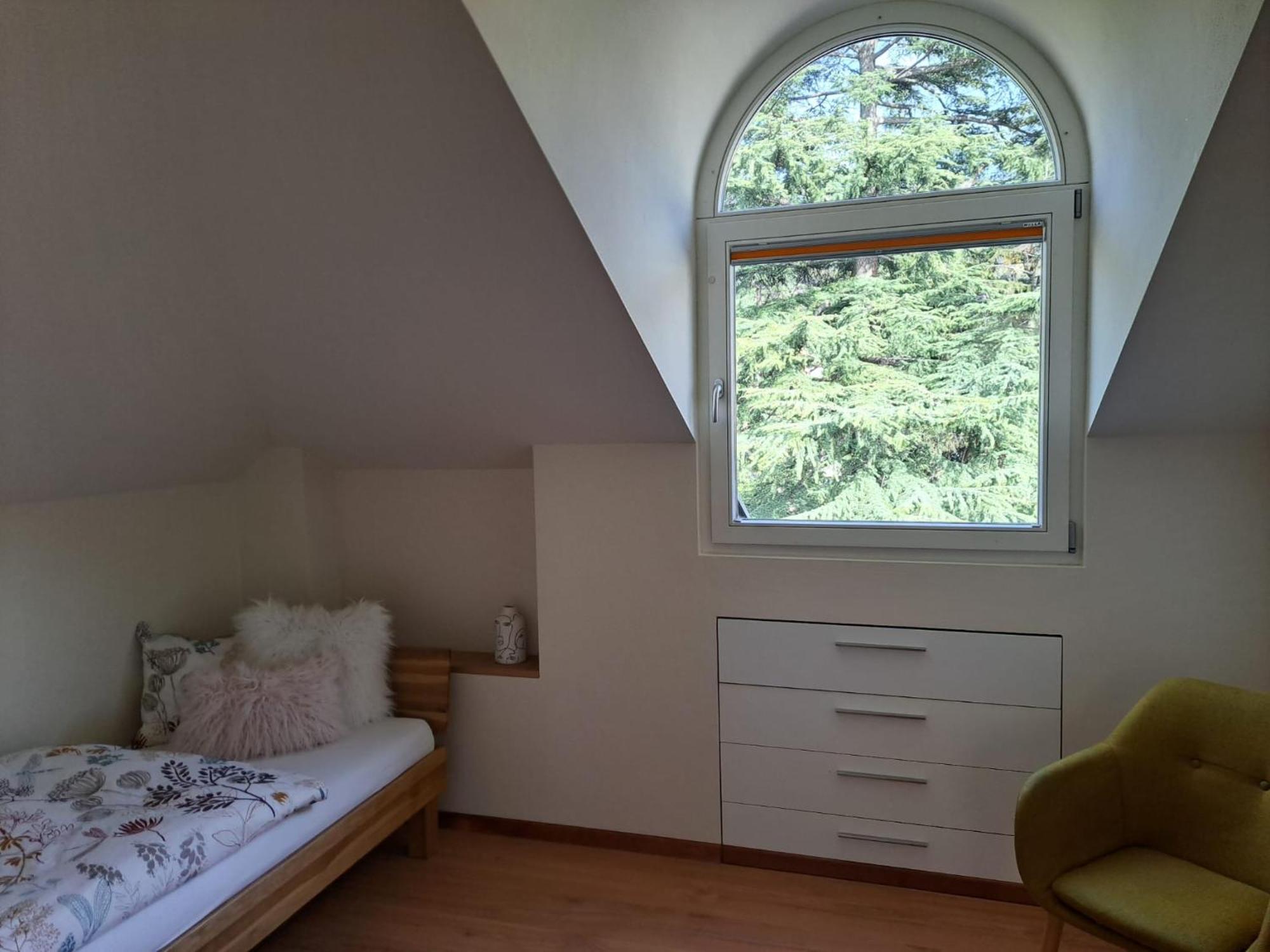 Mansarde Zeder In Privatvilla Im Zentrum Merans